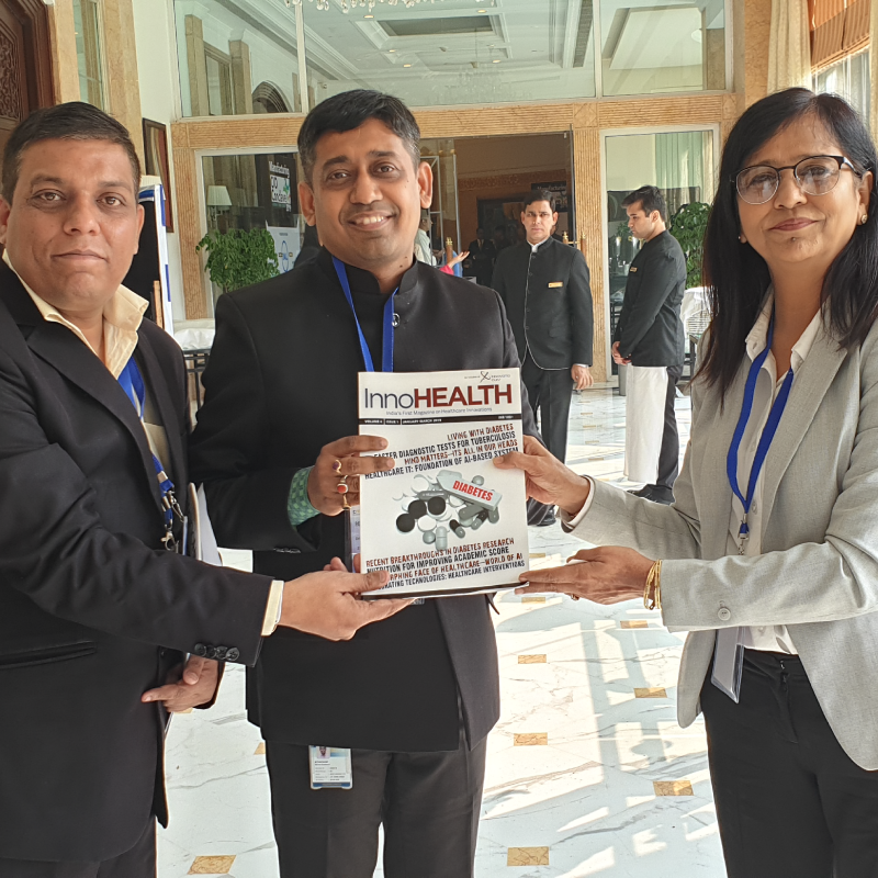 Sanjay-Gaur,-Kawshik-Bhattacherjee-and-Dr.-Indu-Ahuja-holding-InnoHEALTH-Magazine-at-Patient-Experience-Conclave-and-Awards-2019_